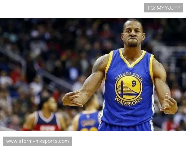 乔什·理查德森加盟鹈鹕队，打造“铁翼”新阵容引关注