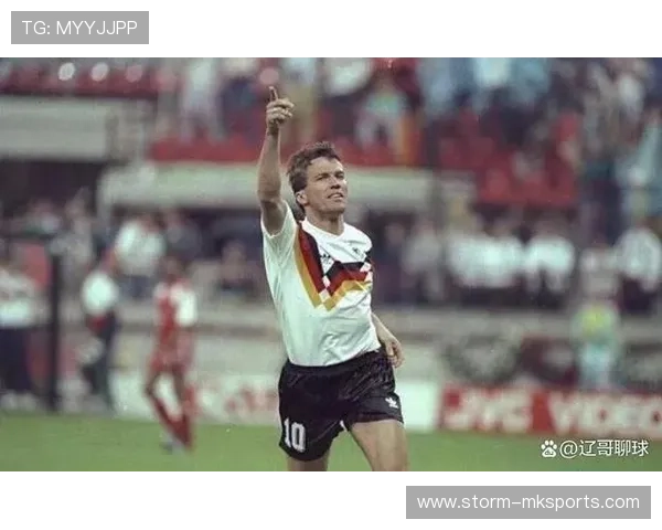 克鲁伊夫与贝肯鲍尔：足球传奇的智慧碰撞与传承