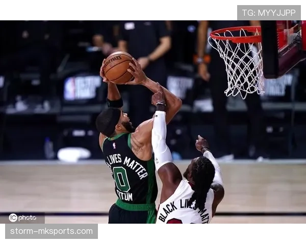 南安普顿锋线火力全开 进攻端表现惊艳成焦点