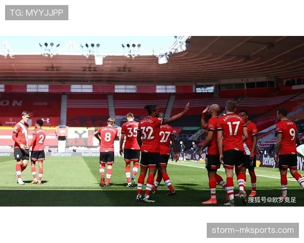 奥纳丘南安普顿全力备战，剑指新赛季稳健开局与开门红